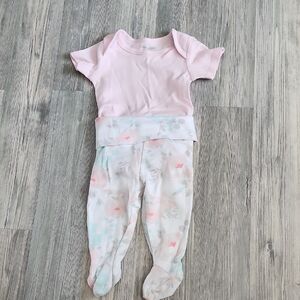 5/20$ 💐Pink and White Kids Onesies With Floral Footie